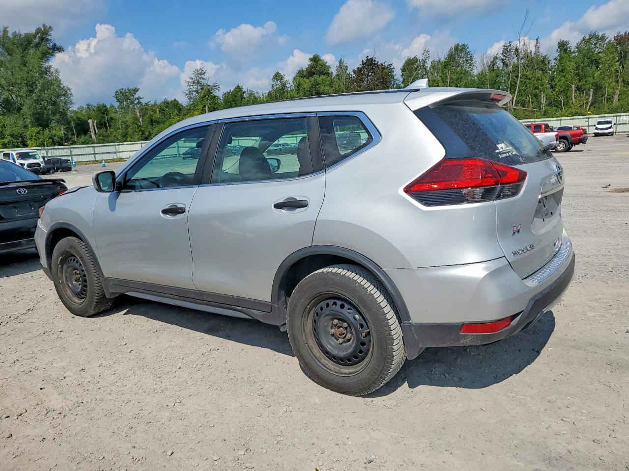 2017 NISSAN ROGUE S — снимка 2