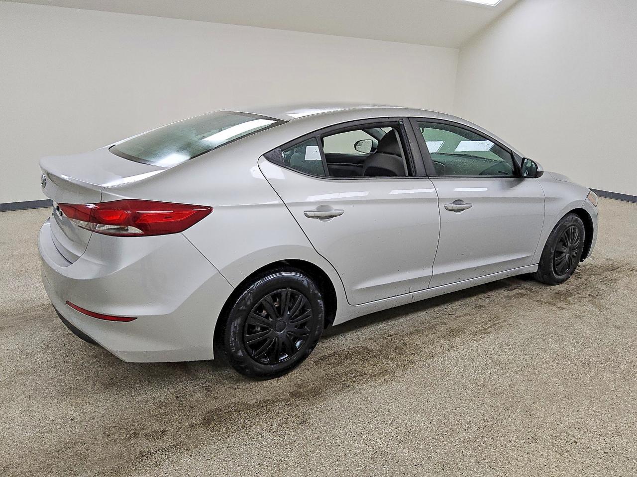 2018 HYUNDAI ELANTRA SE — снимка 3