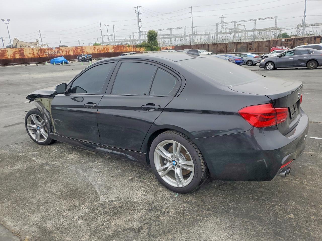 2017 BMW 330 I — снимка 2