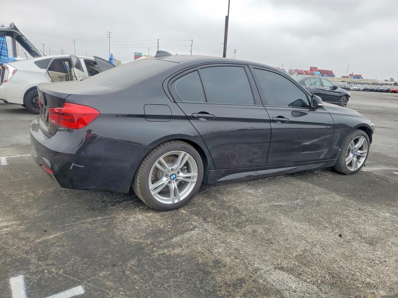 2017 BMW 330 I — снимка 3