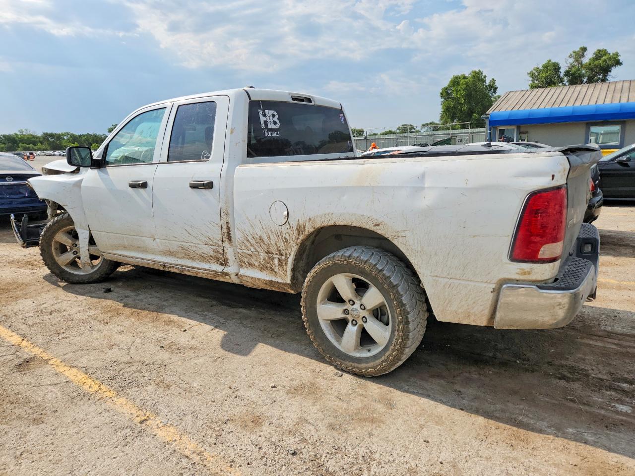 2015 RAM 1500 ST — снимка 2