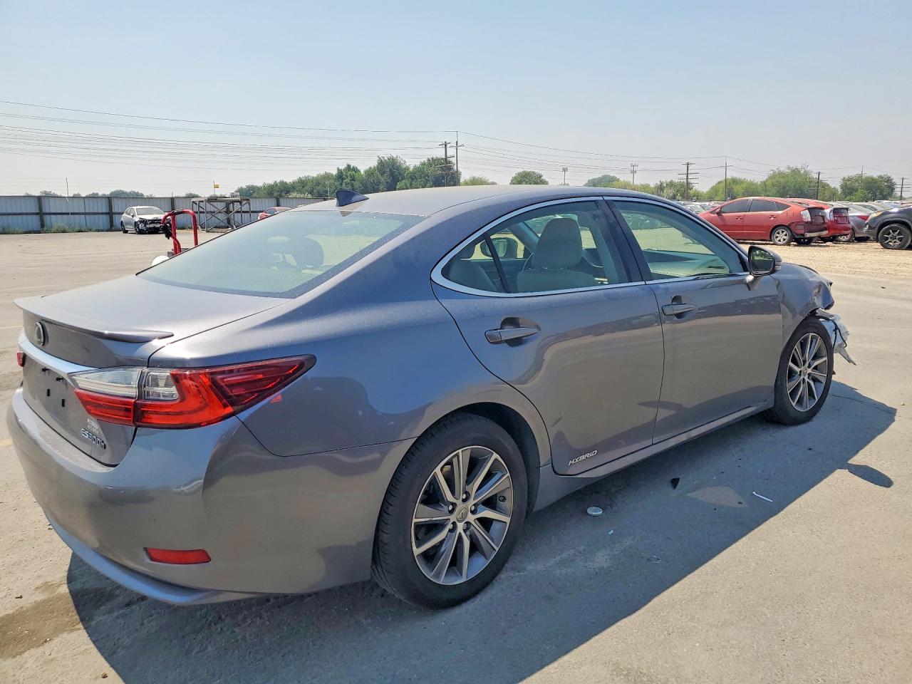 2016 LEXUS ES 300H — снимка 3