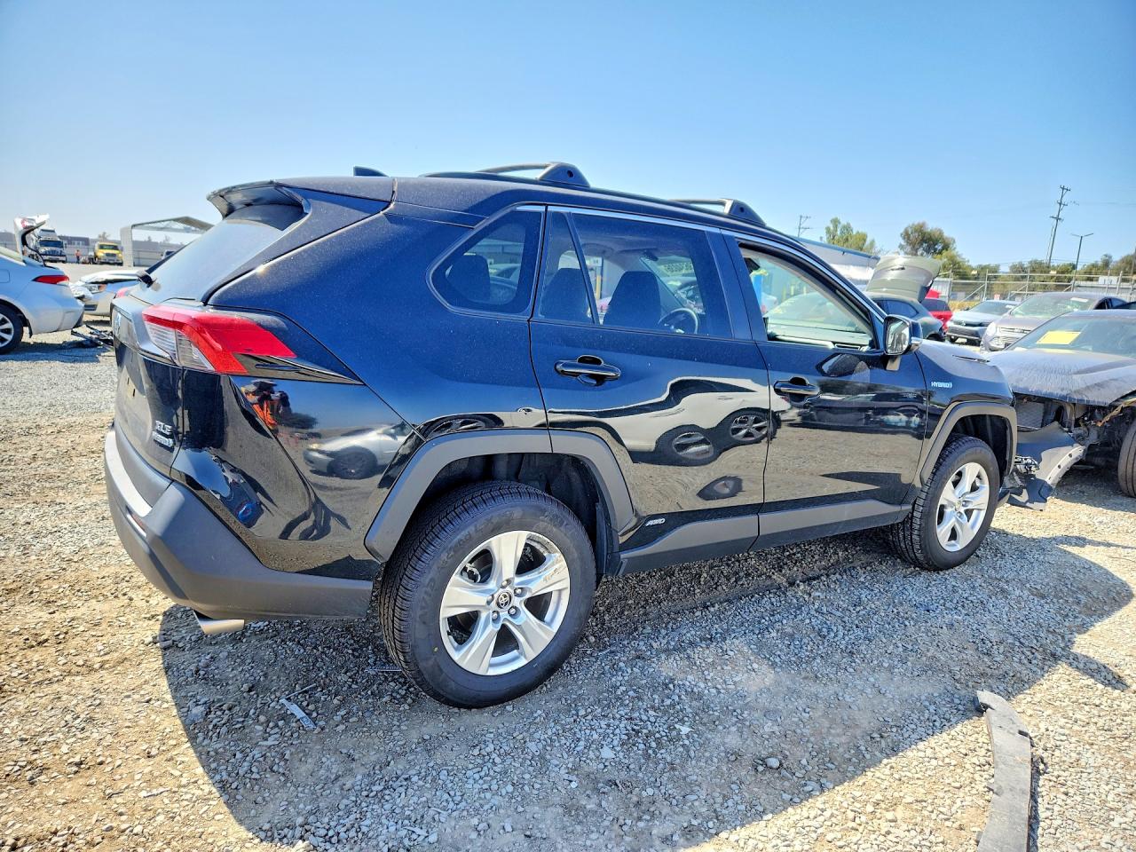 2021 TOYOTA RAV4 XLE — снимка 3