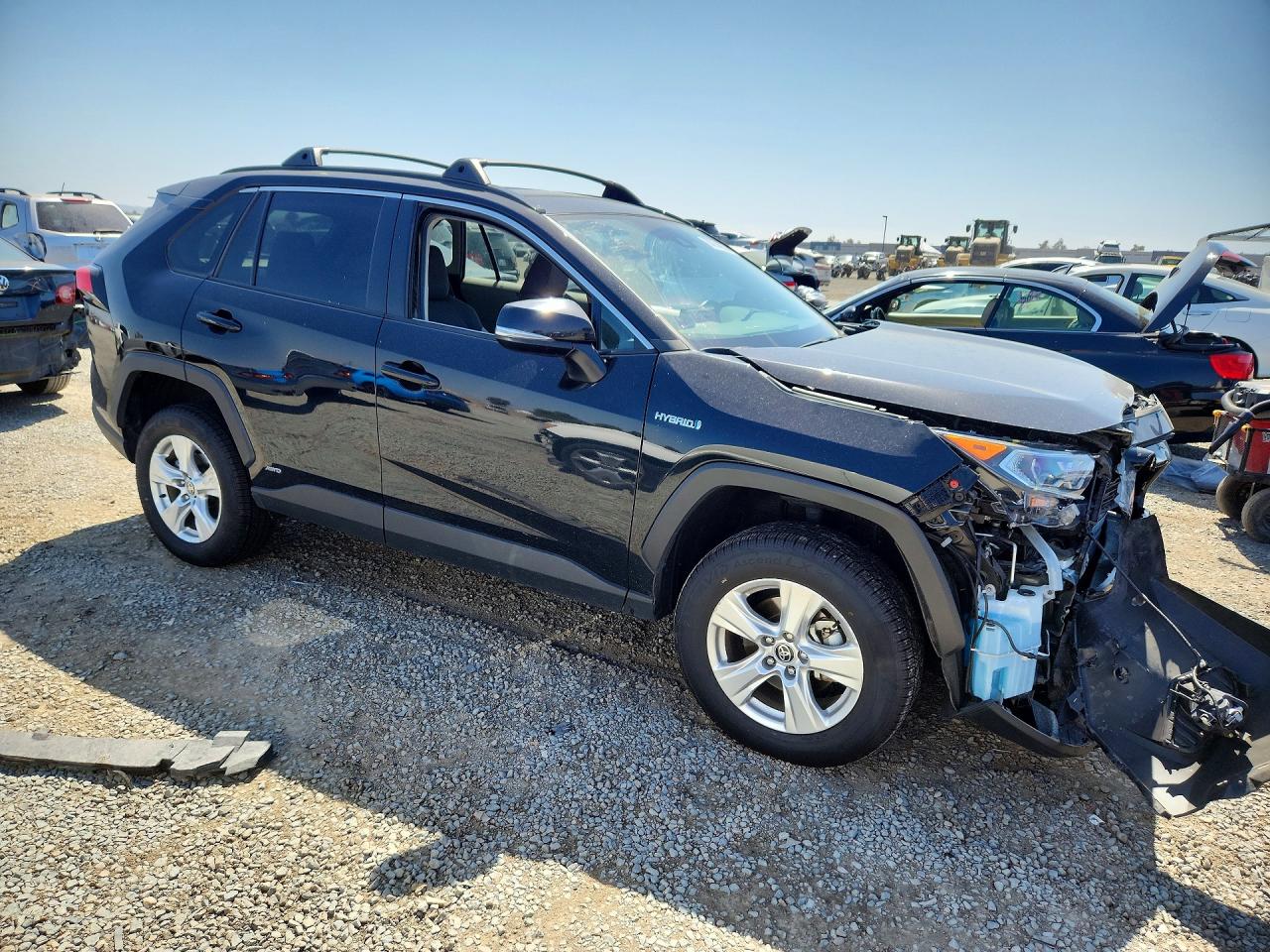 2021 TOYOTA RAV4 XLE — снимка 4