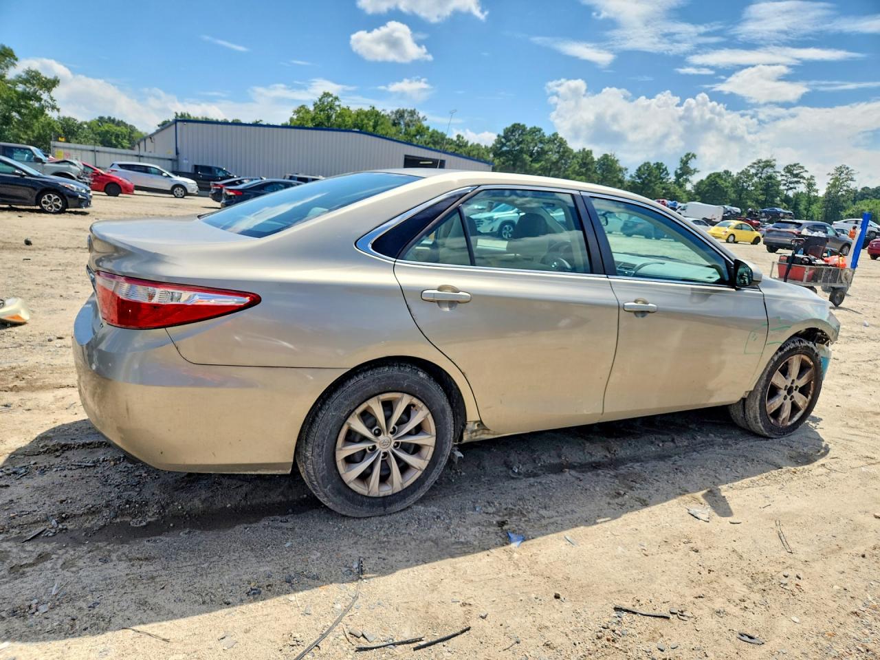 2015 TOYOTA CAMRY LE — снимка 3