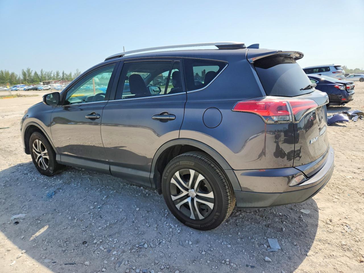 2016 TOYOTA RAV4 LE — снимка 2