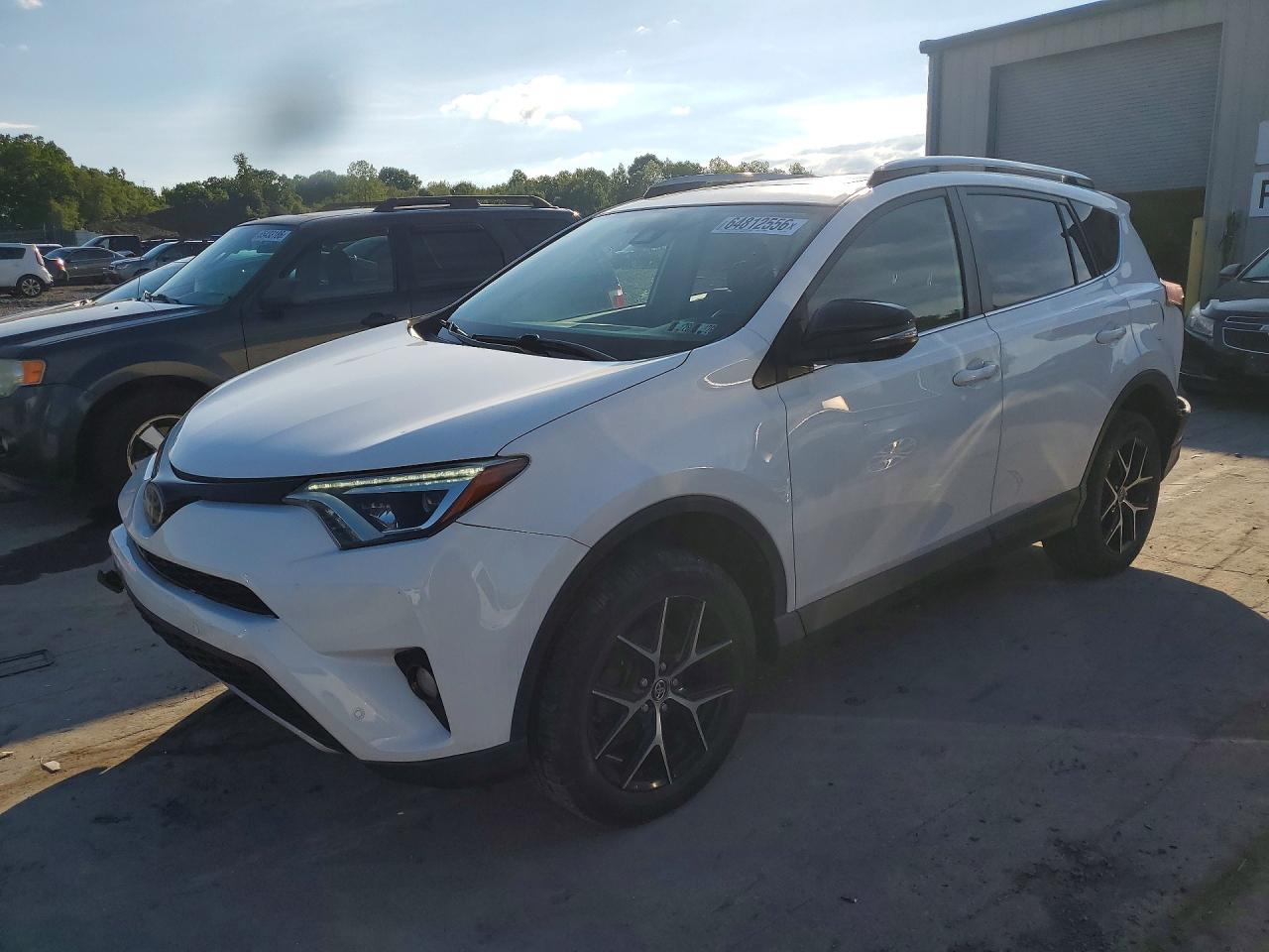 2017 TOYOTA RAV4 SE