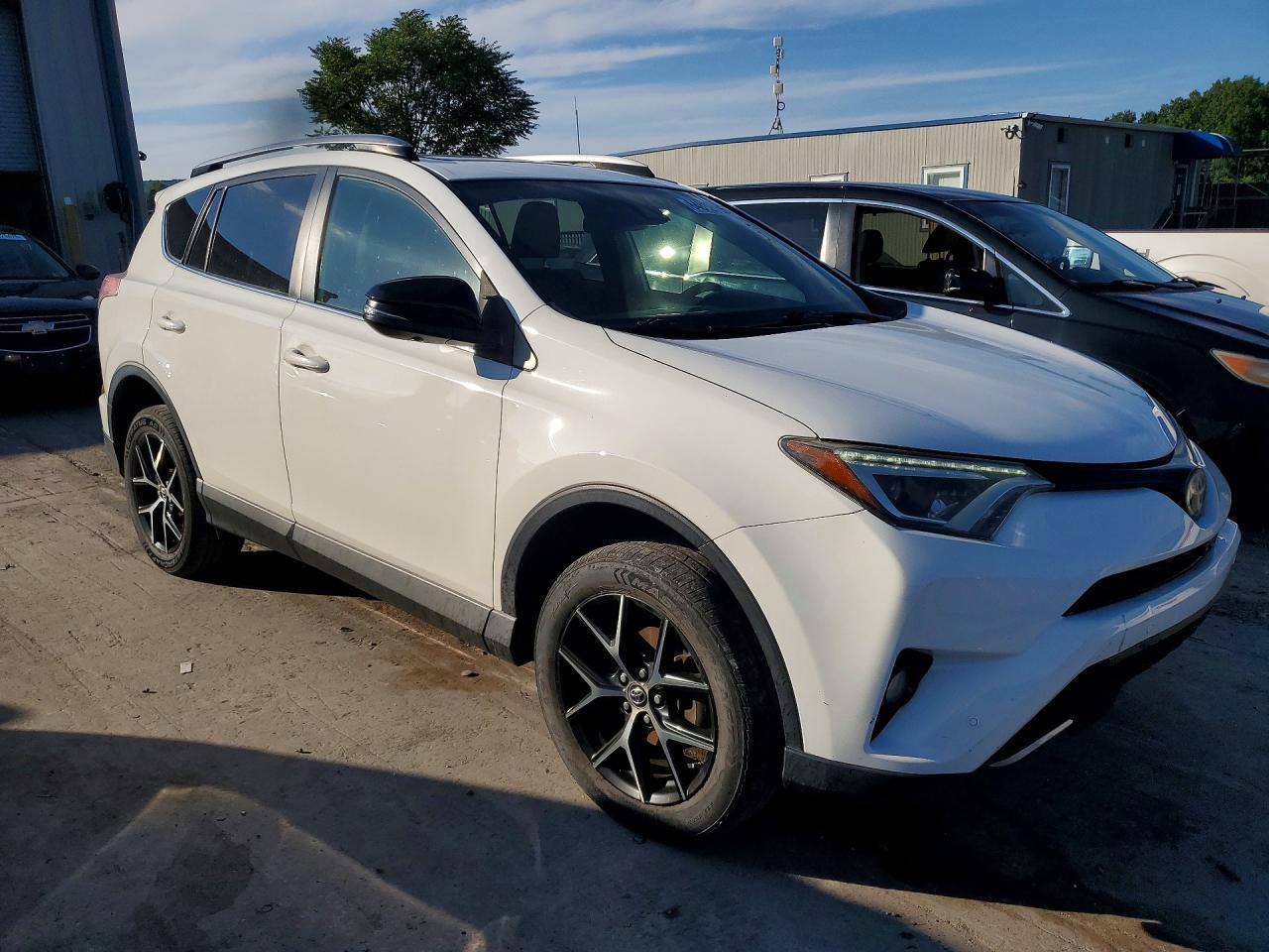 2017 TOYOTA RAV4 SE — снимка 4