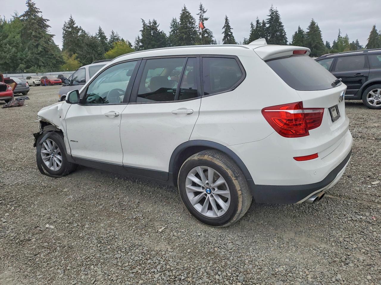 2015 BMW X3 XDRIVE28I — снимка 2