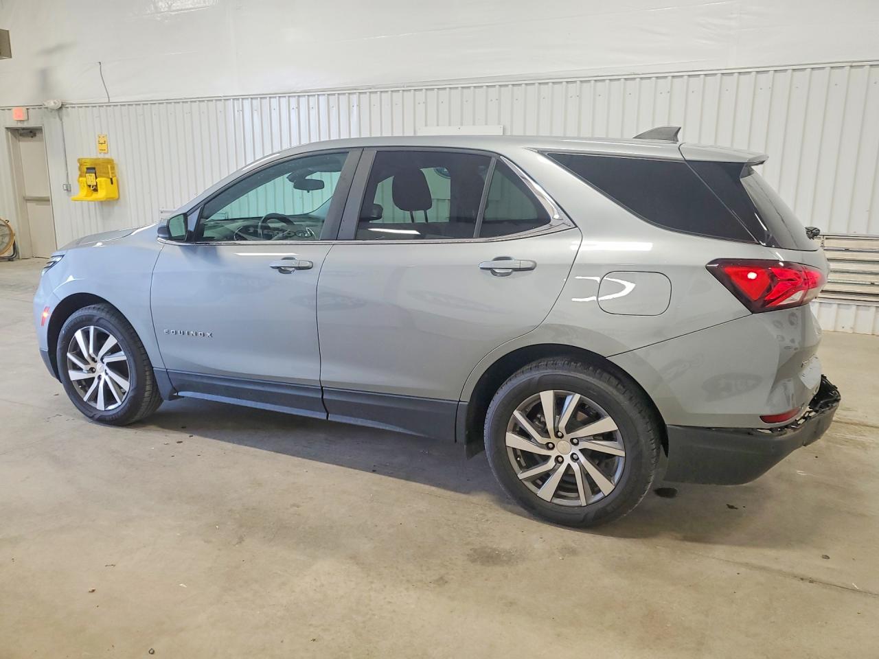 2023 CHEVROLET EQUINOX LT — снимка 2