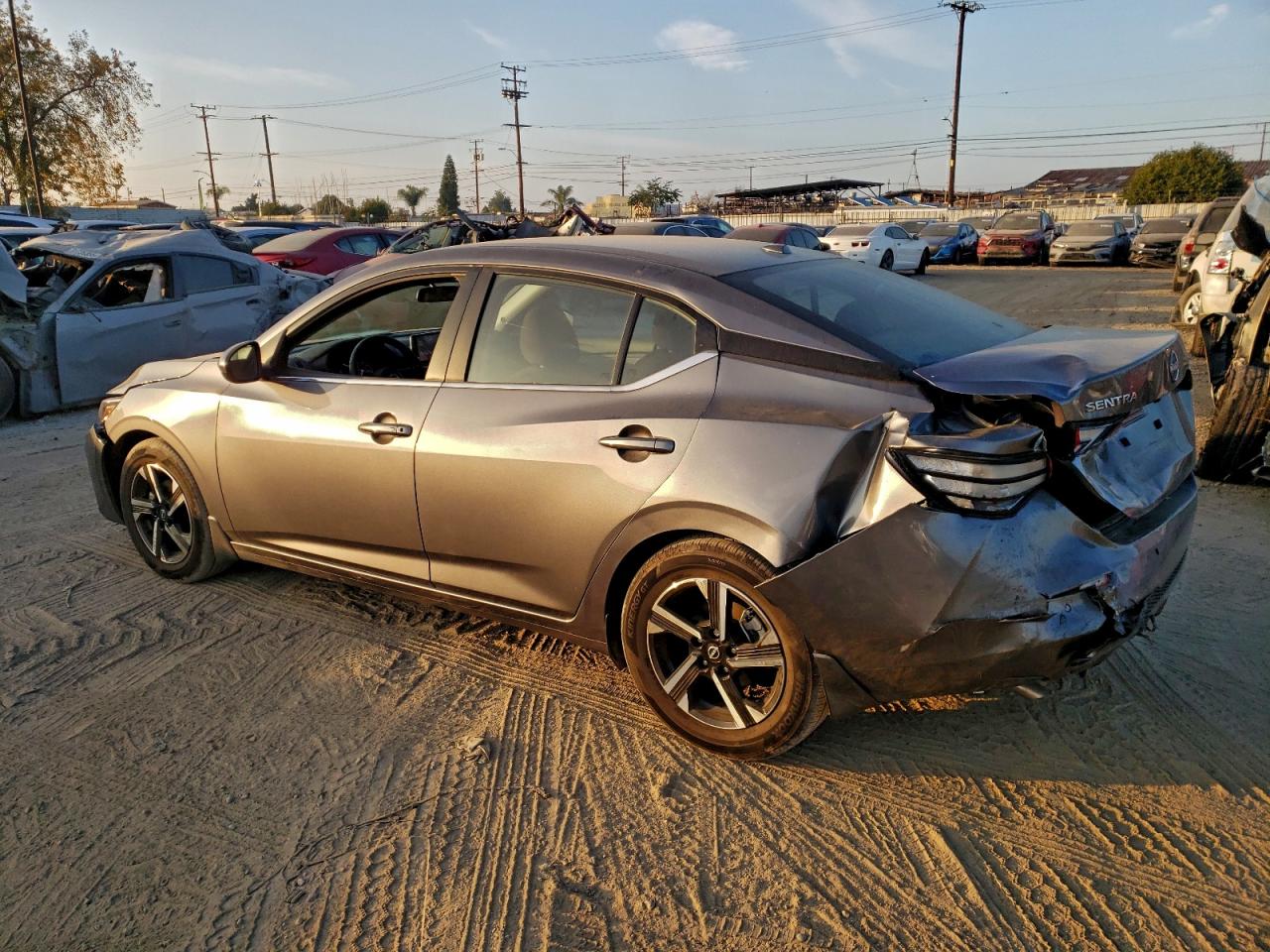 2025 NISSAN SENTRA SV — снимка 2
