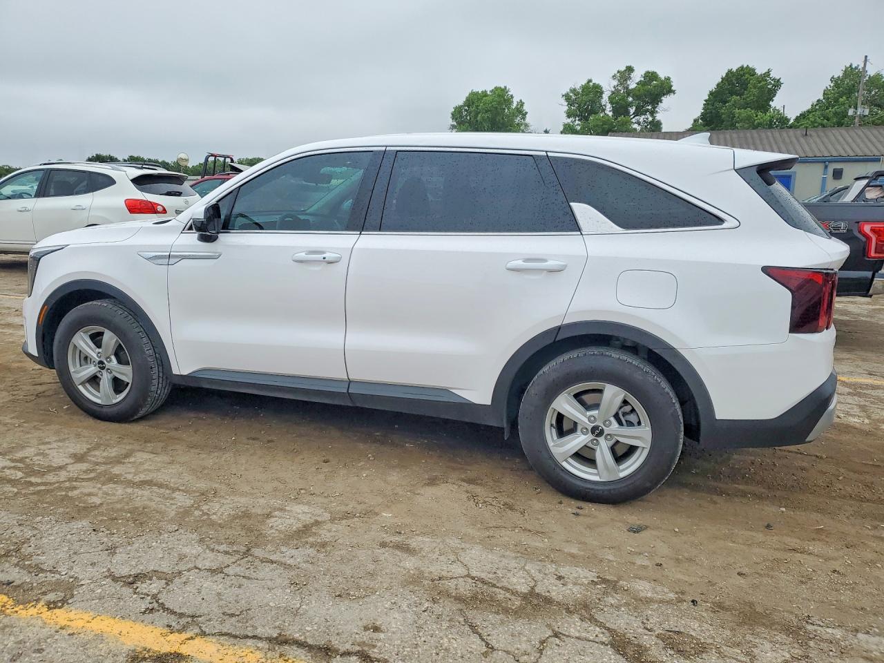 2024 KIA SORENTO LX — снимка 2