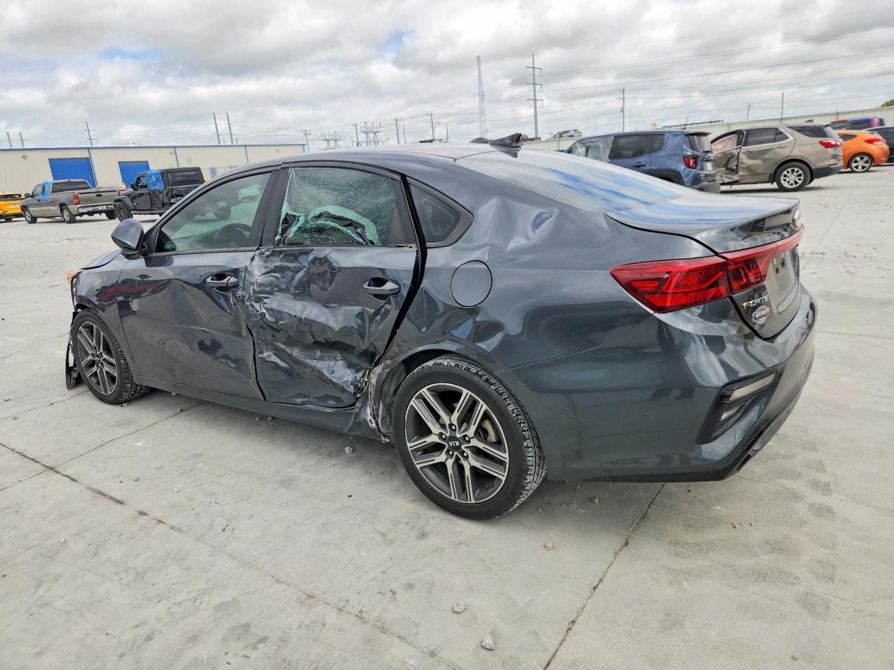 2019 KIA FORTE S — снимка 2