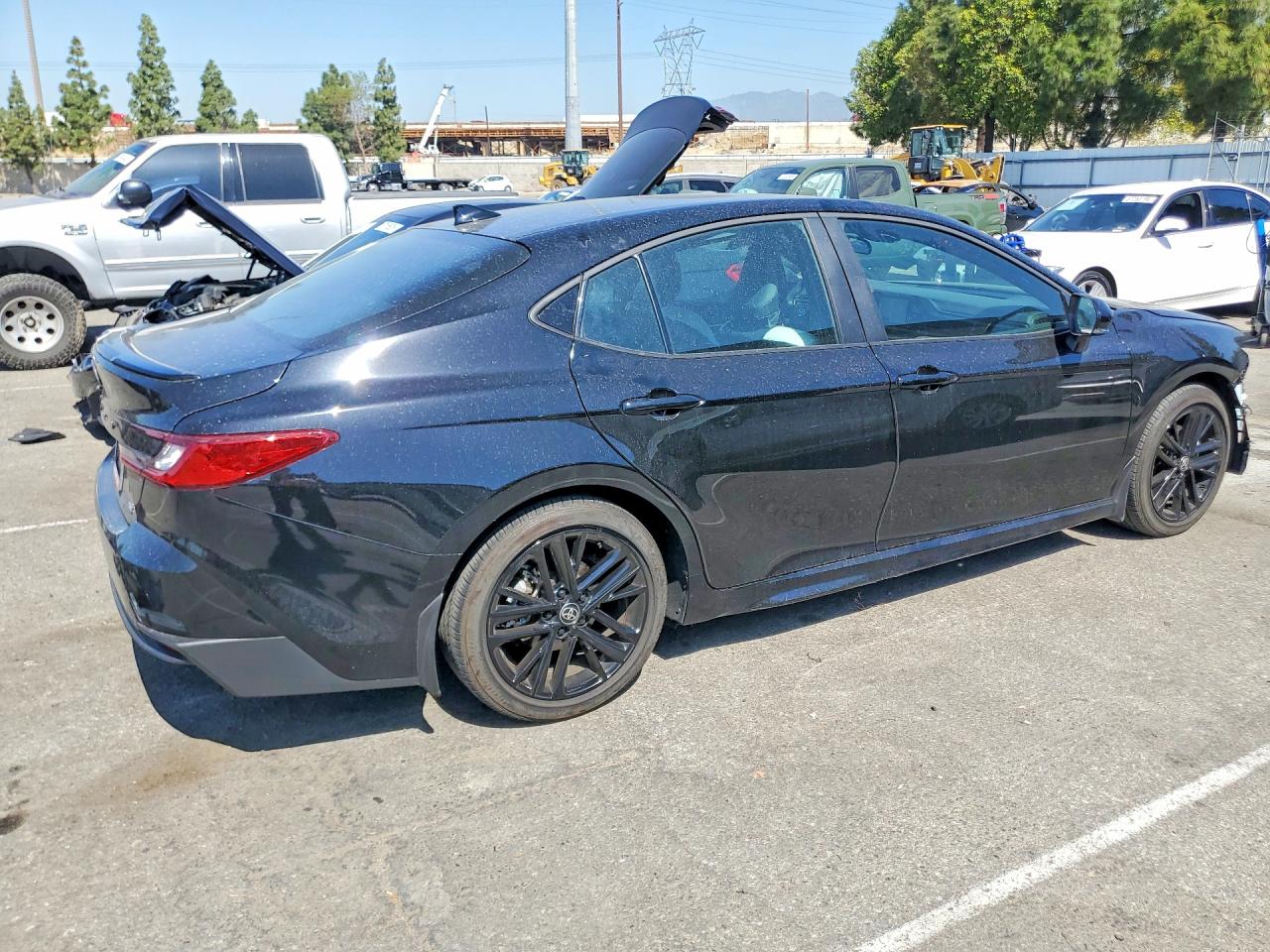 2026 TOYOTA CAMRY SE — снимка 3