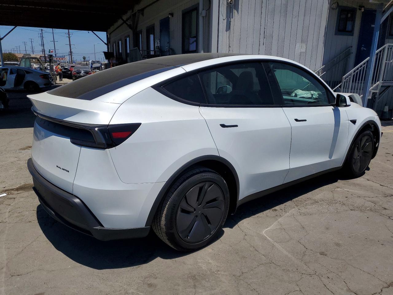 2026 TESLA MODEL Y — снимка 3