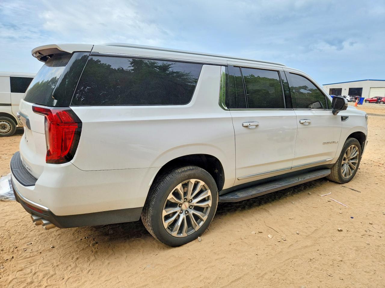 2021 GMC YUKON XL DENALI — снимка 3