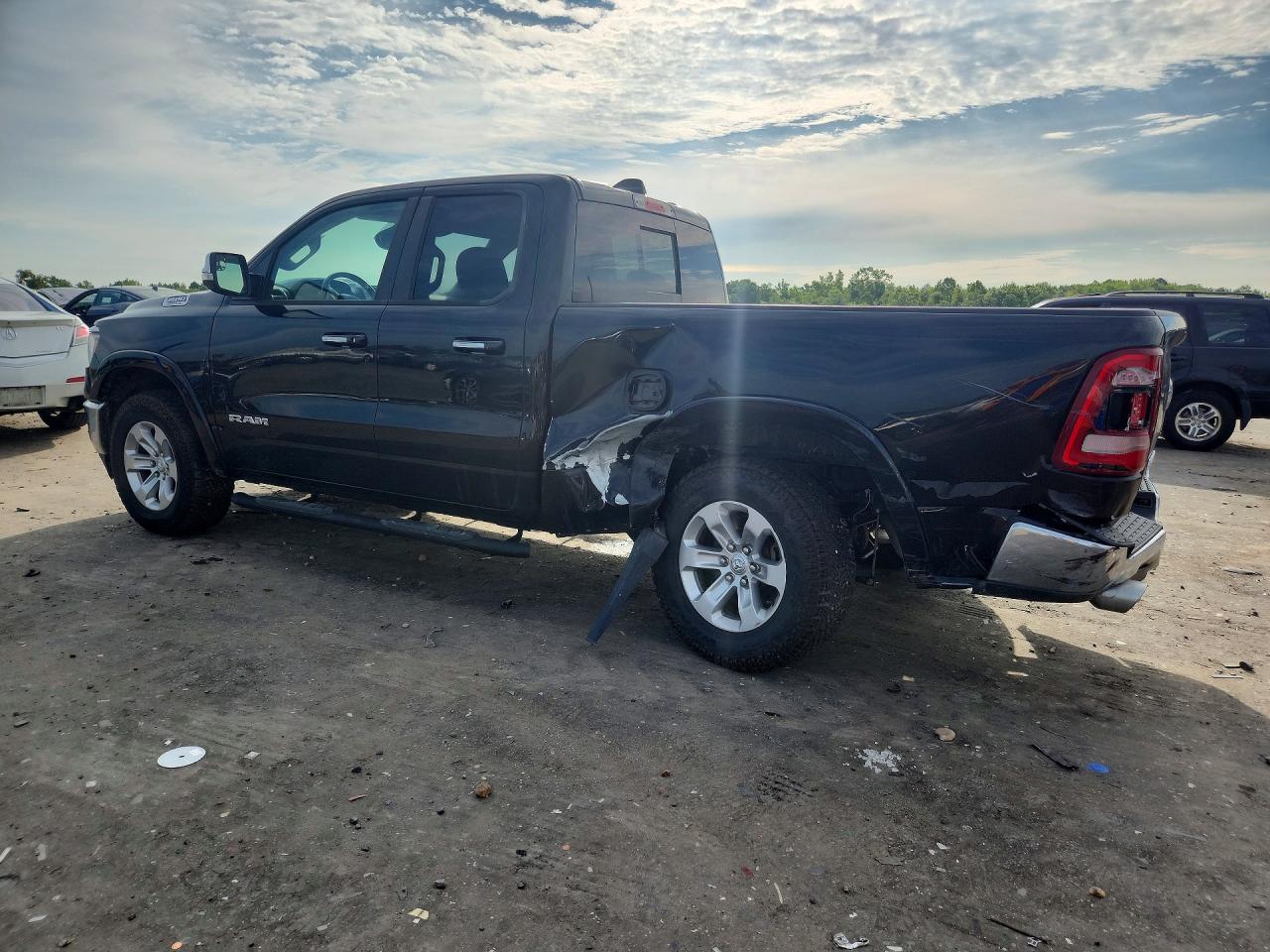 2020 RAM 1500 LARAMIE — снимка 2