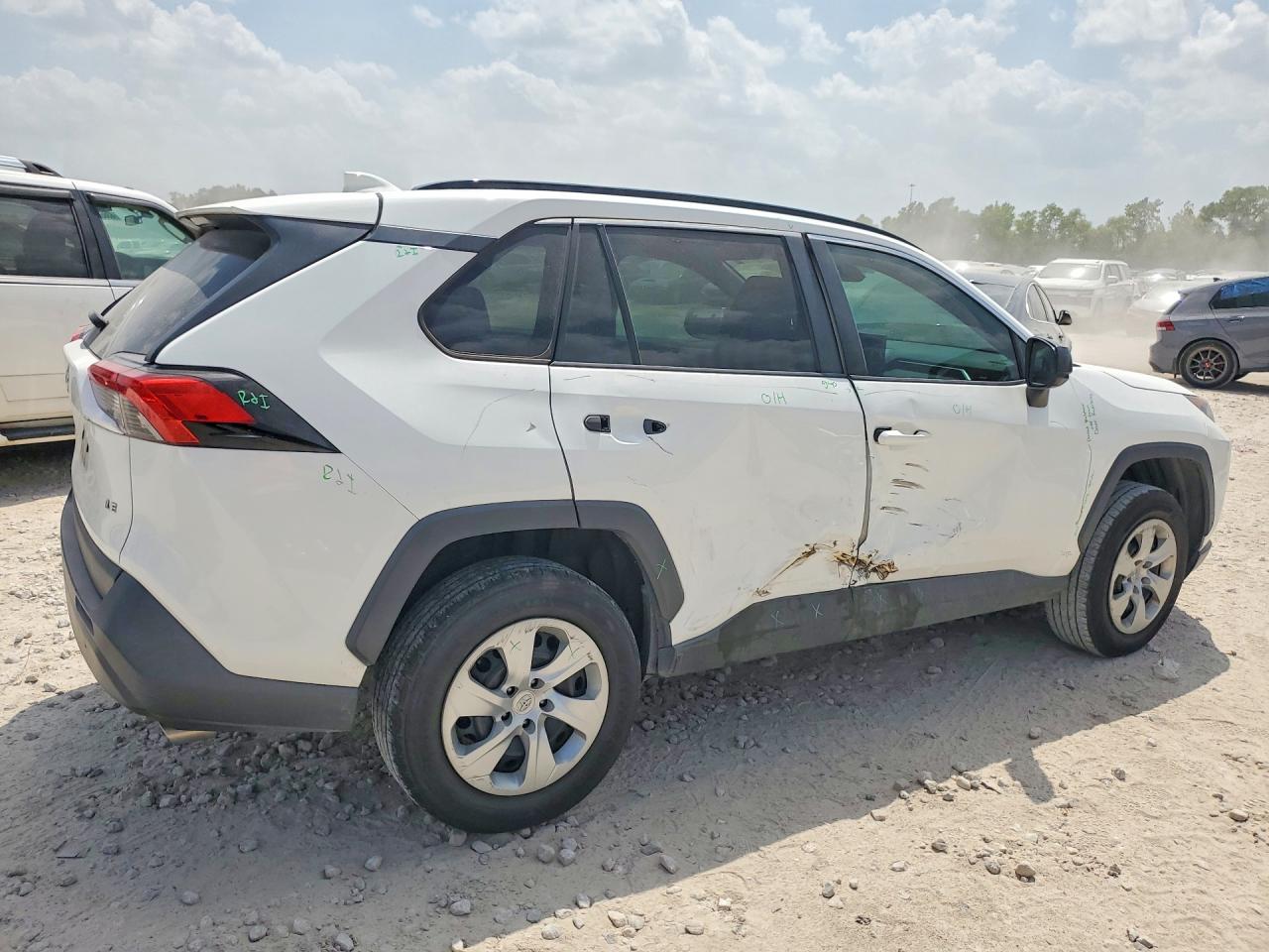 2020 TOYOTA RAV4 LE — снимка 3