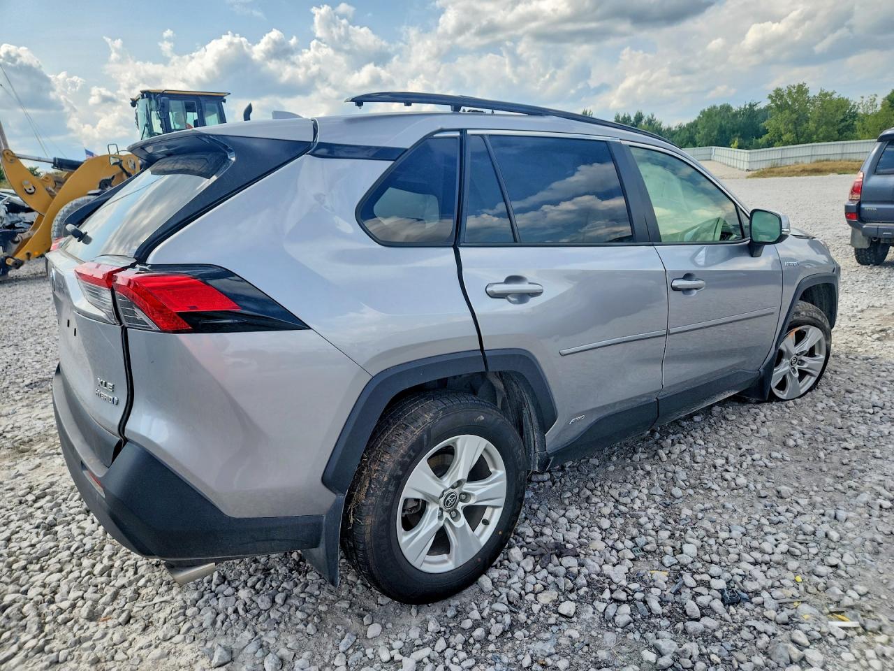 2020 TOYOTA RAV4 HYBRID XLE — снимка 3