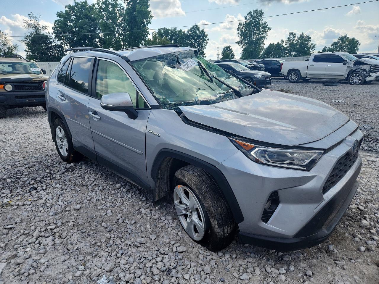 2020 TOYOTA RAV4 HYBRID XLE — снимка 4