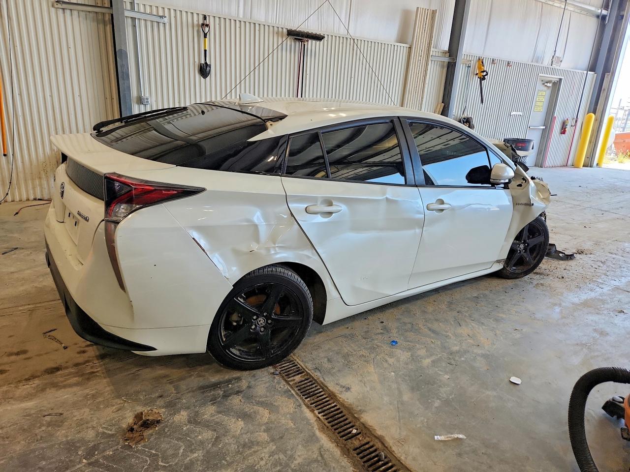 2016 TOYOTA PRIUS FOUR TOURING — снимка 3