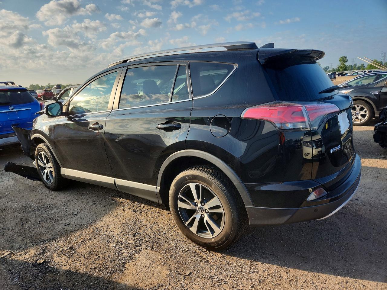 2016 TOYOTA RAV4 XLE — снимка 2