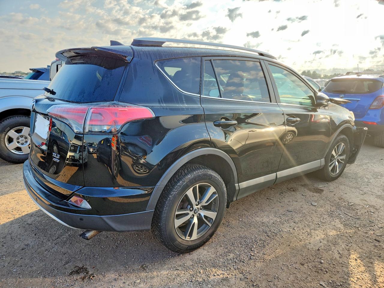 2016 TOYOTA RAV4 XLE — снимка 3