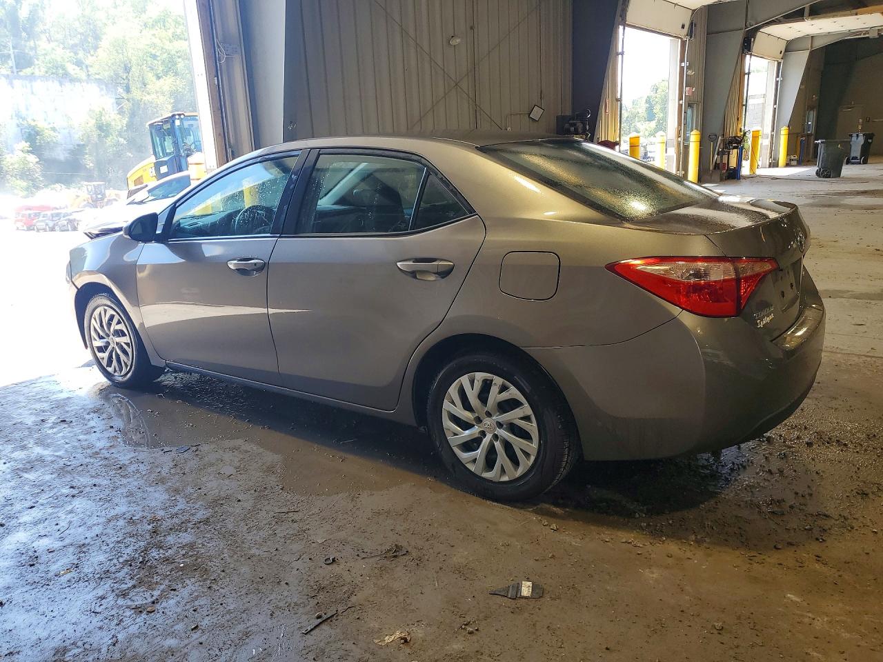 2018 TOYOTA COROLLA LE — снимка 2