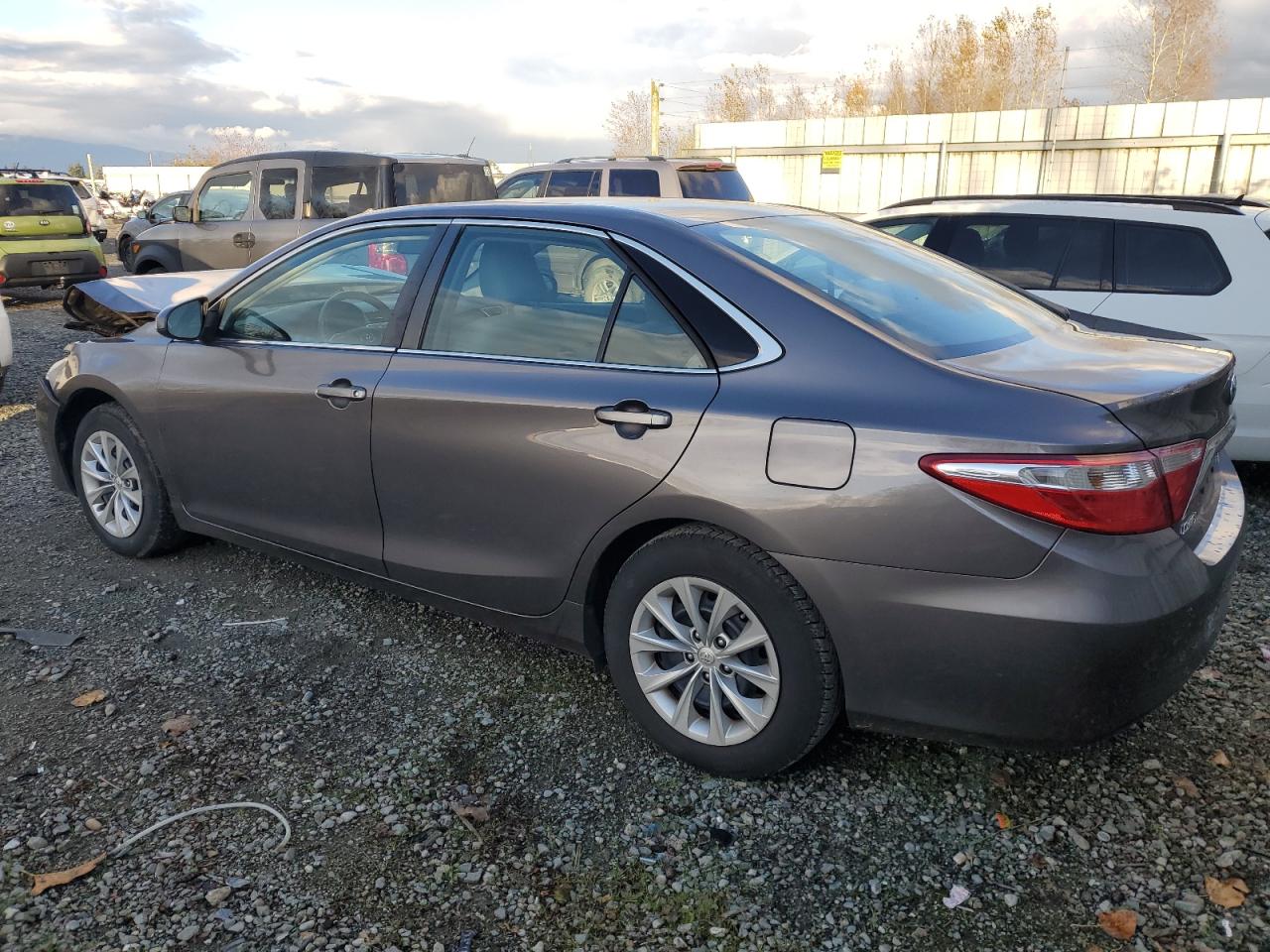 2015 TOYOTA CAMRY LE — снимка 2