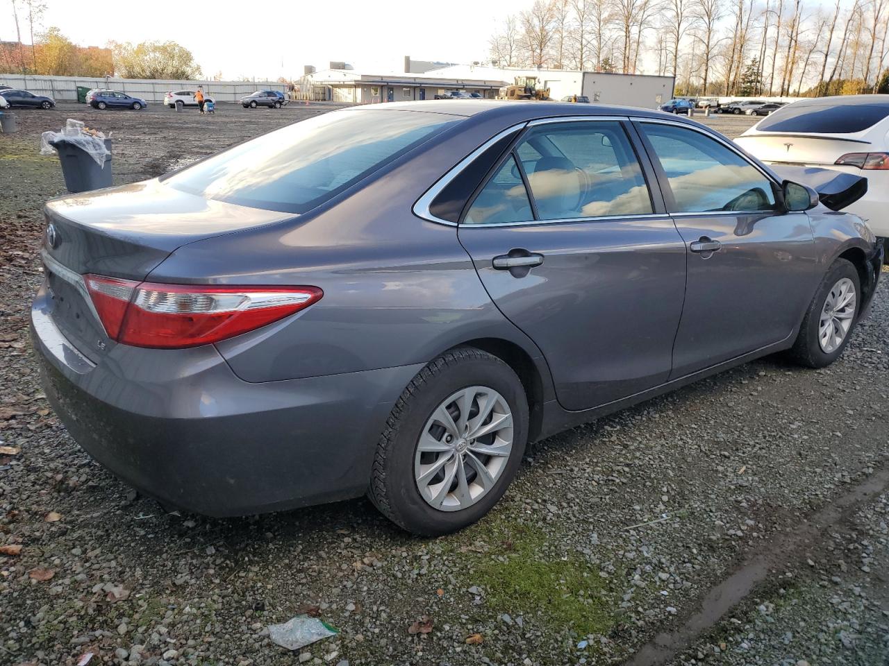 2015 TOYOTA CAMRY LE — снимка 3