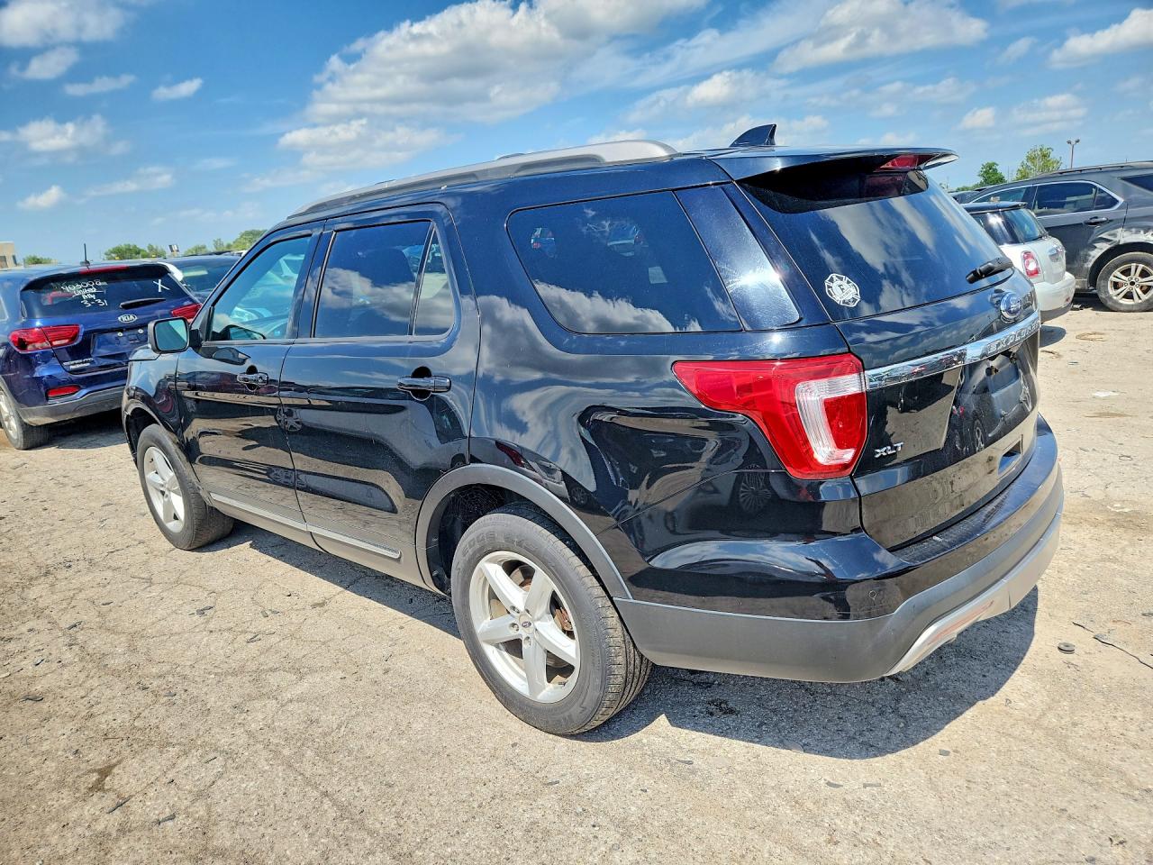 2017 FORD EXPLORER XLT — снимка 2