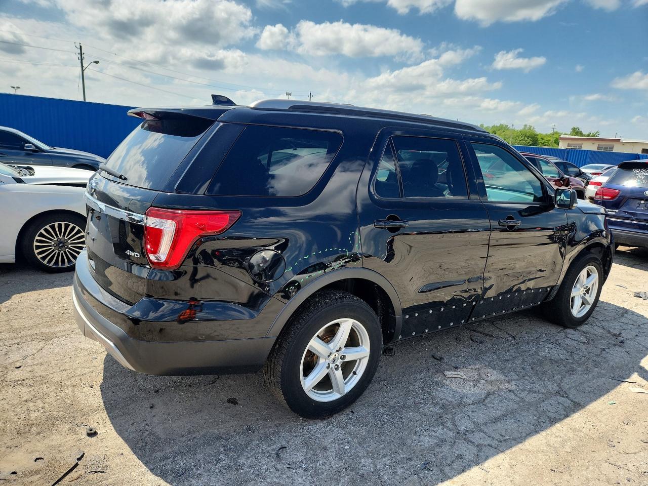 2017 FORD EXPLORER XLT — снимка 3