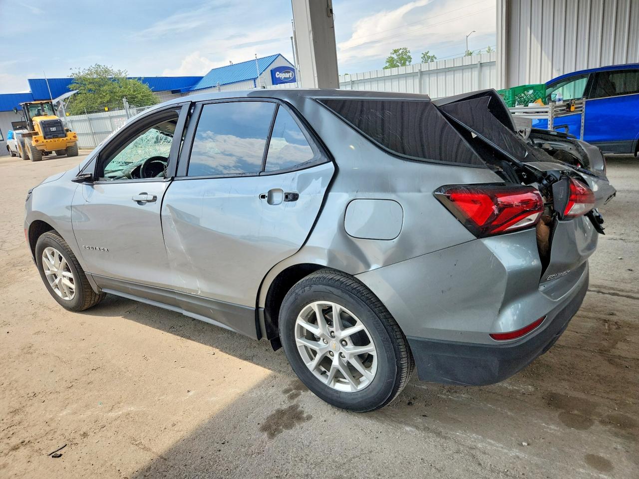 2023 CHEVROLET EQUINOX LS — снимка 2