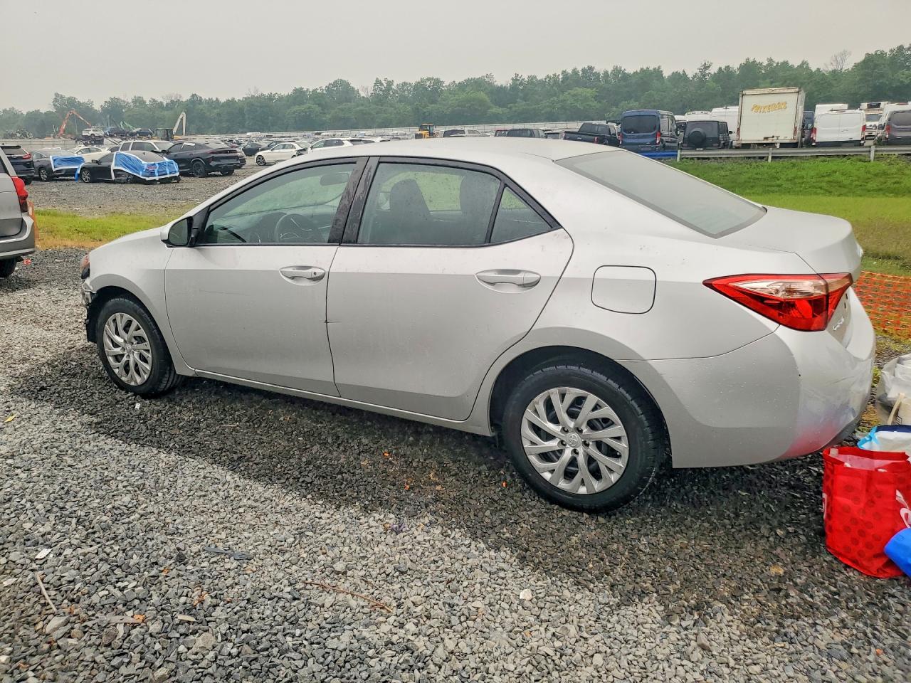 2018 TOYOTA COROLLA LE — снимка 2