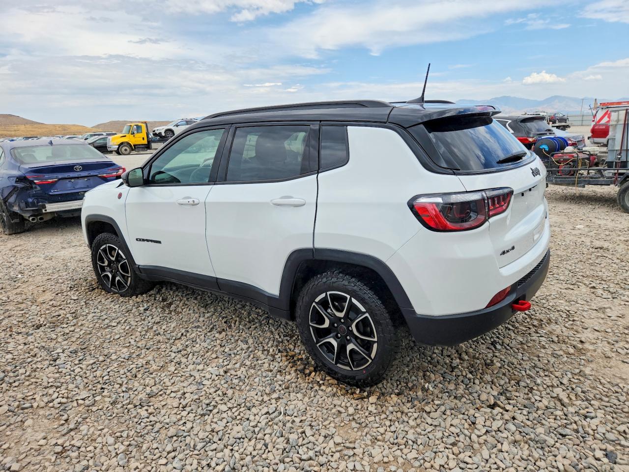 2026 JEEP COMPASS TRAILHAWK — снимка 2