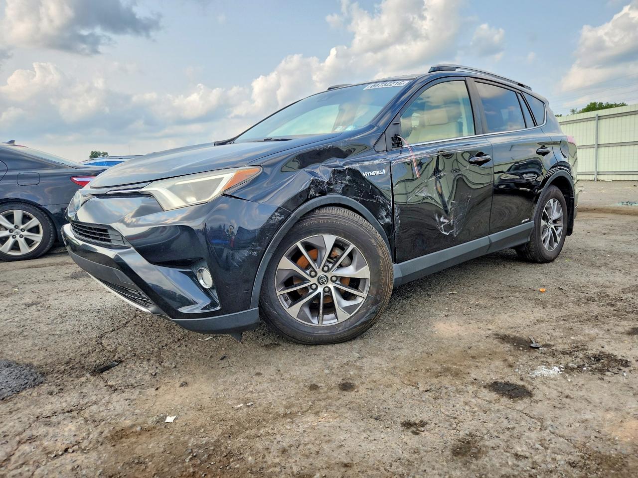 2017 TOYOTA RAV4 HYBRID XLE