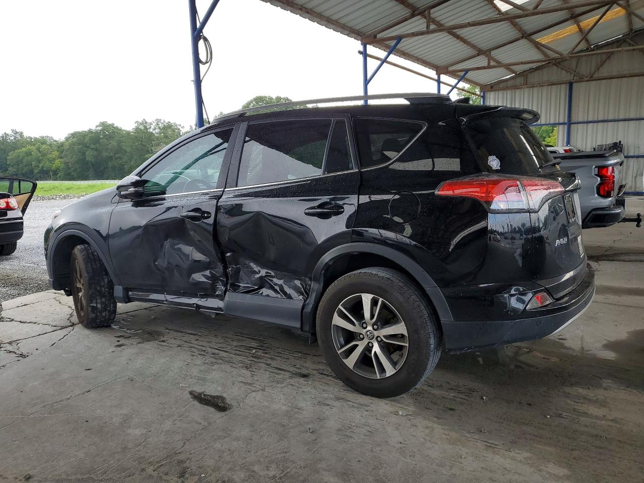 2017 TOYOTA RAV4 XLE — снимка 2