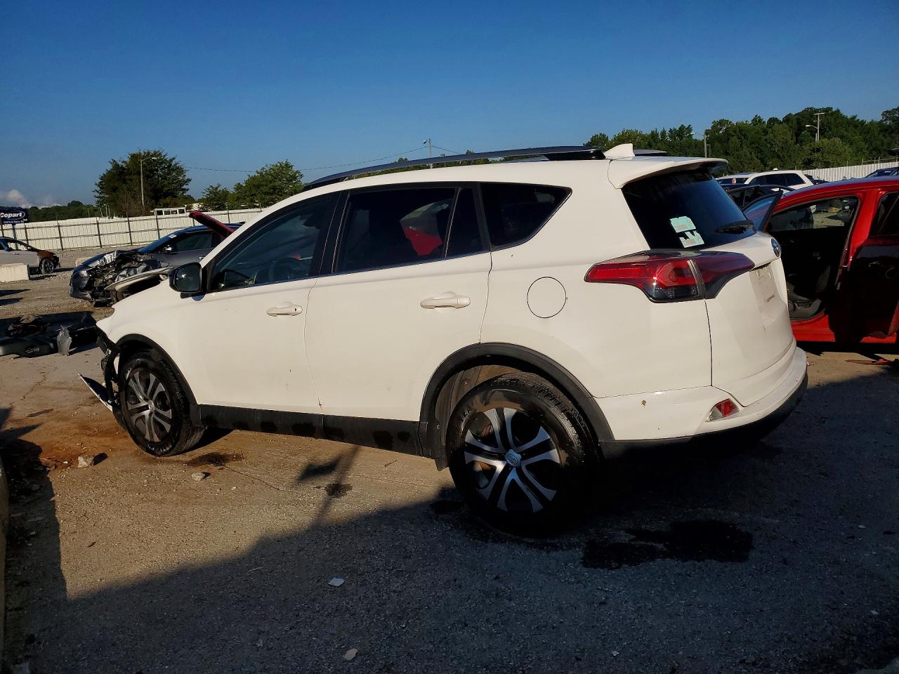 2017 TOYOTA RAV4 LE — снимка 2
