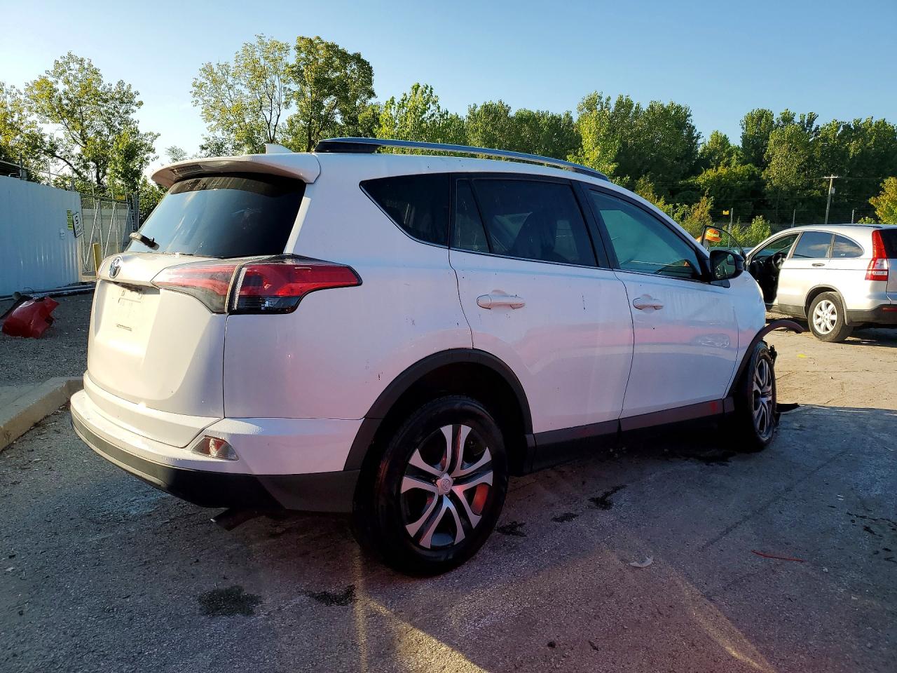 2017 TOYOTA RAV4 LE — снимка 3