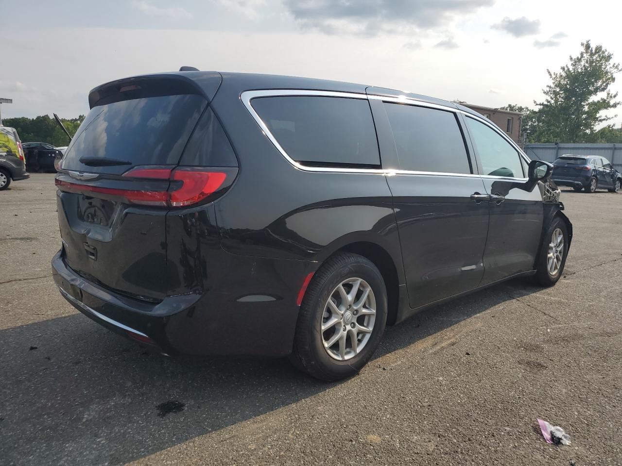 2026 CHRYSLER PACIFICA SELECT — снимка 3