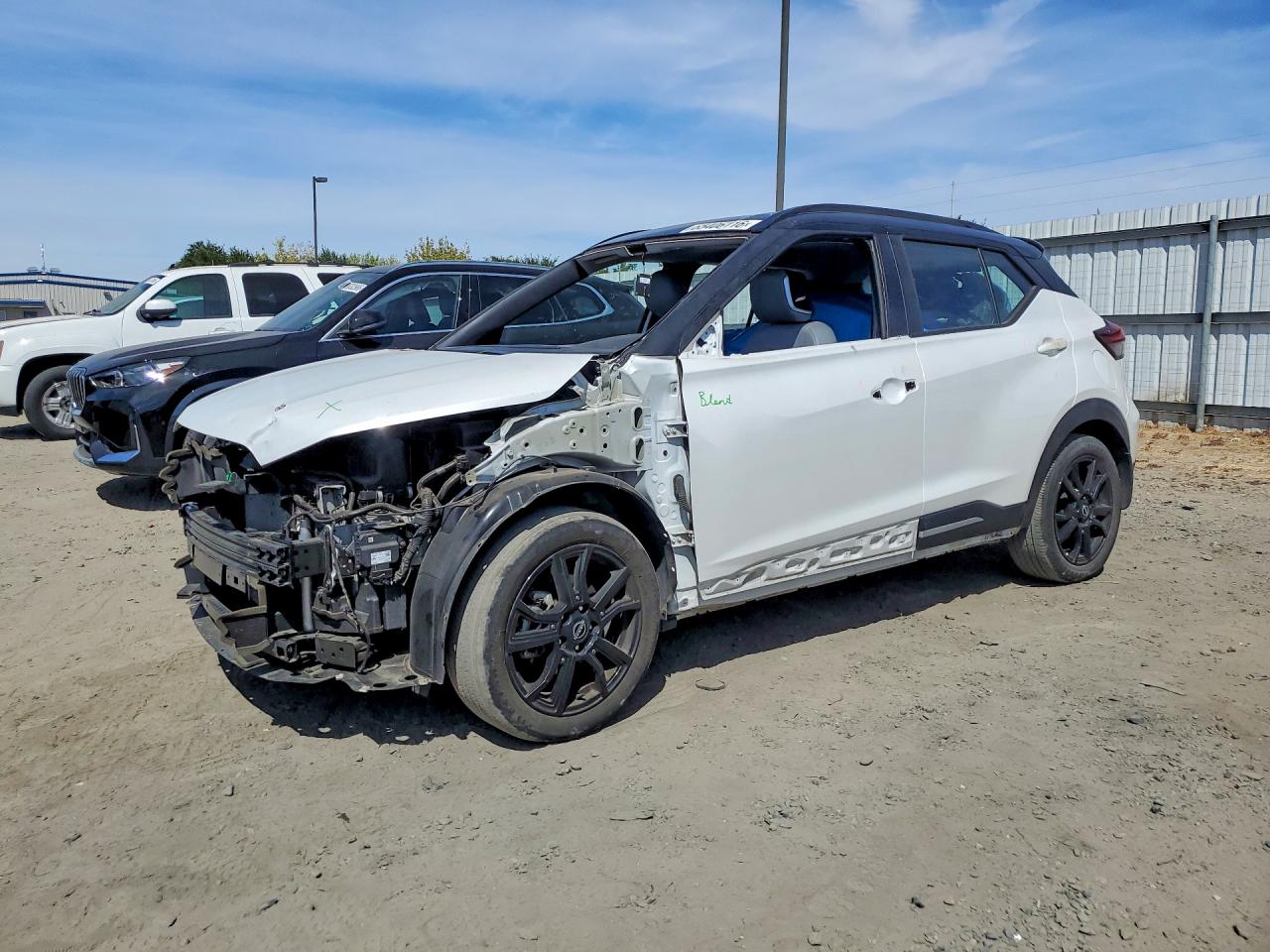 2023 NISSAN KICKS SR