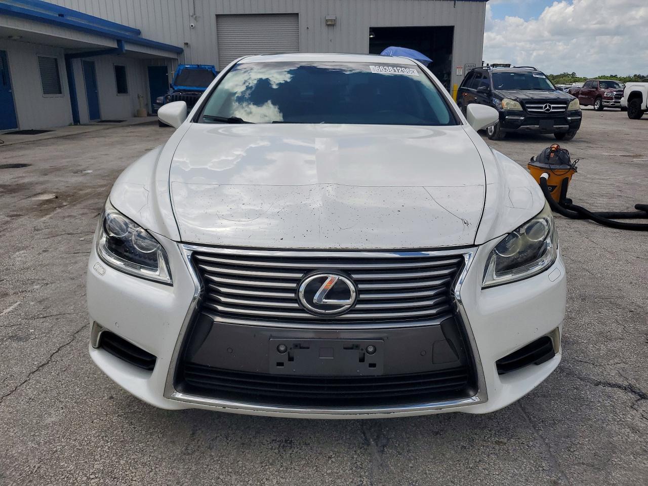 2016 LEXUS LS 460 — снимка 5