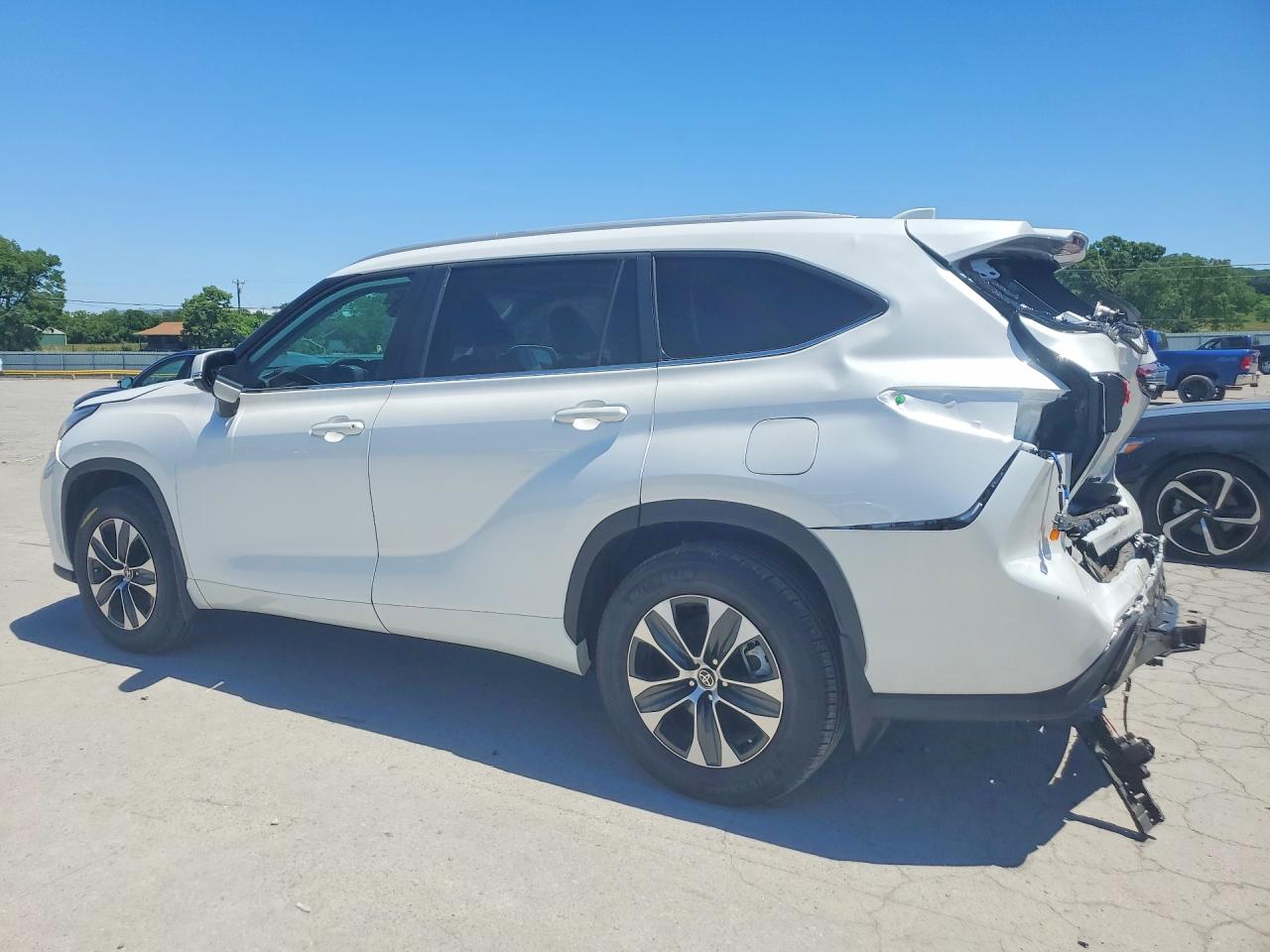 2026 TOYOTA HIGHLANDER XLE — снимка 2