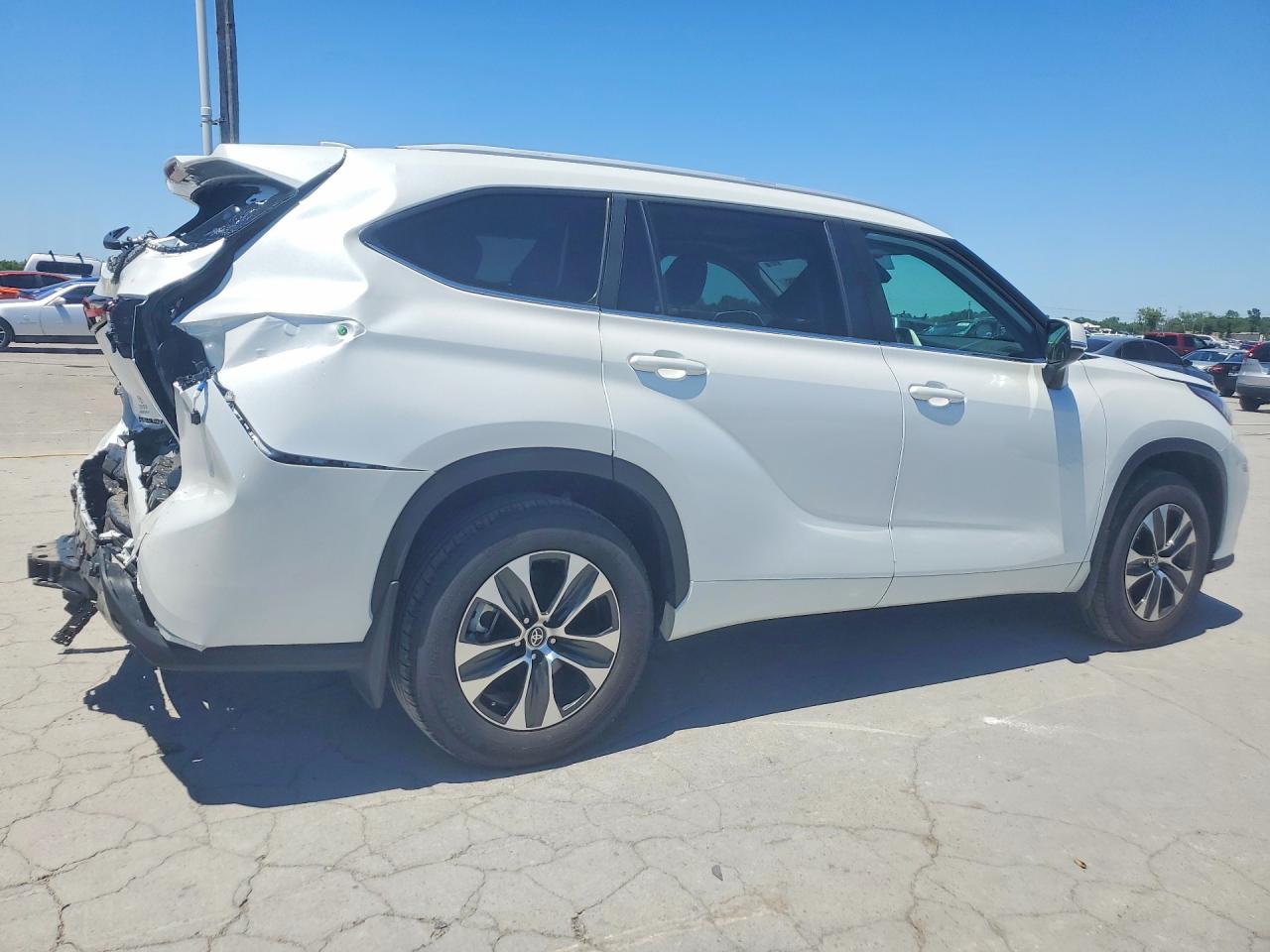 2026 TOYOTA HIGHLANDER XLE — снимка 3