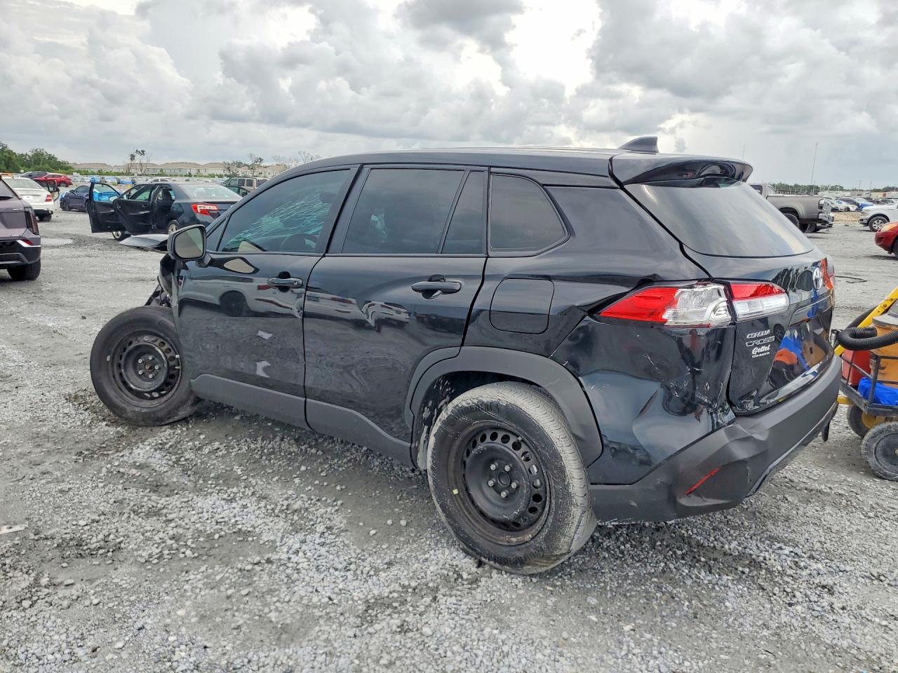 2025 TOYOTA COROLLA CROSS L — снимка 2