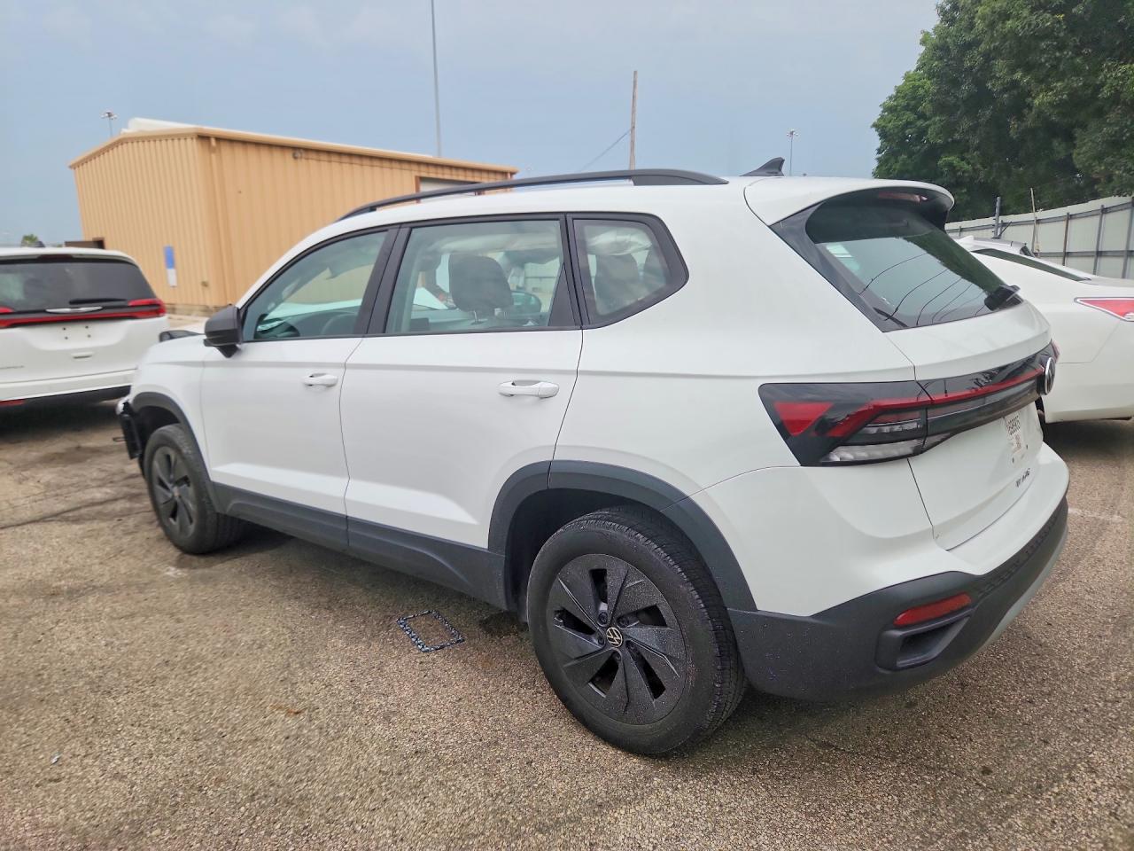 2025 VOLKSWAGEN TAOS S — снимка 2