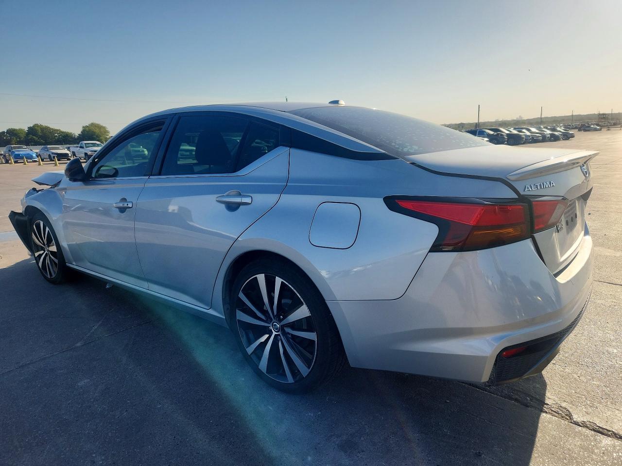 2019 NISSAN ALTIMA SR — снимка 2