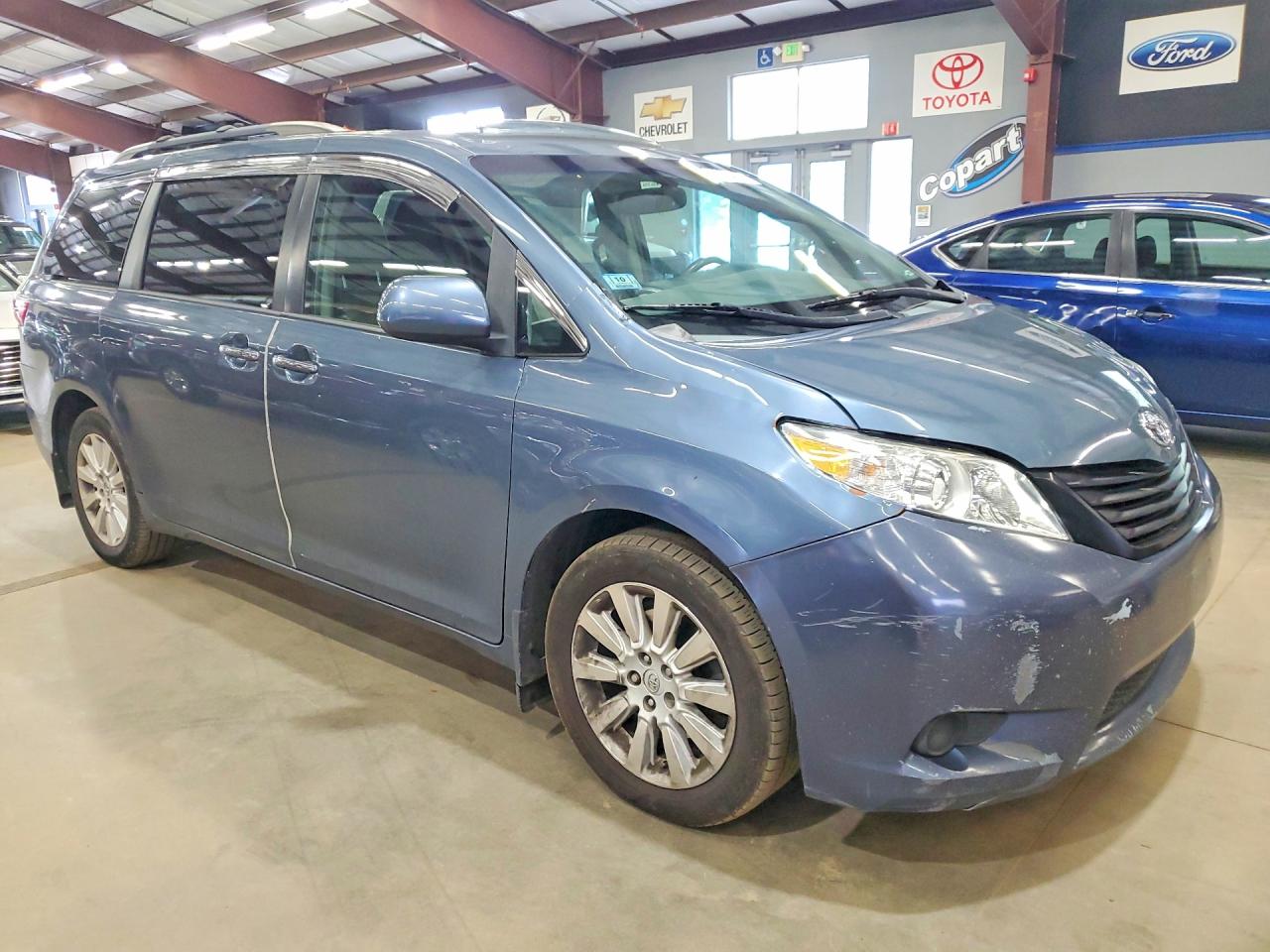 2015 TOYOTA SIENNA XLE 7-PASSENGER — снимка 4