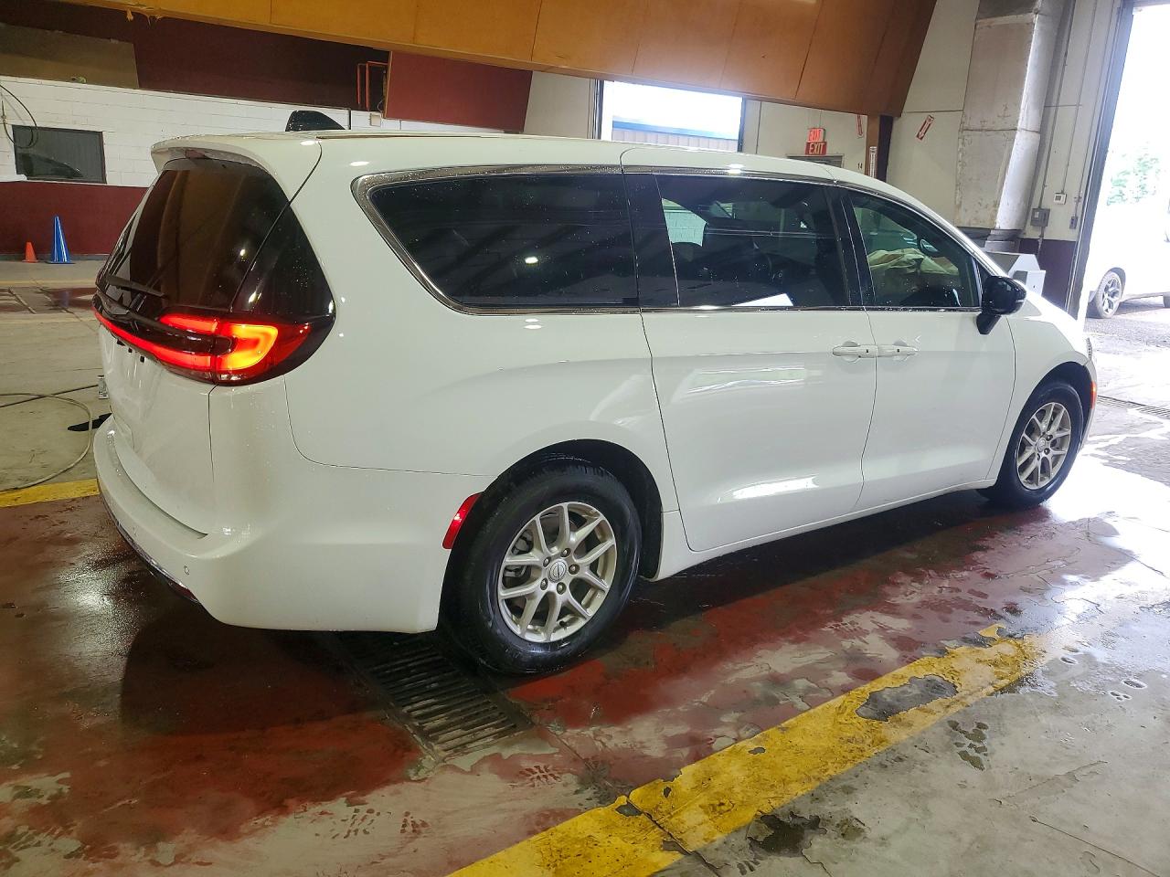 2026 CHRYSLER PACIFICA SELECT — снимка 3