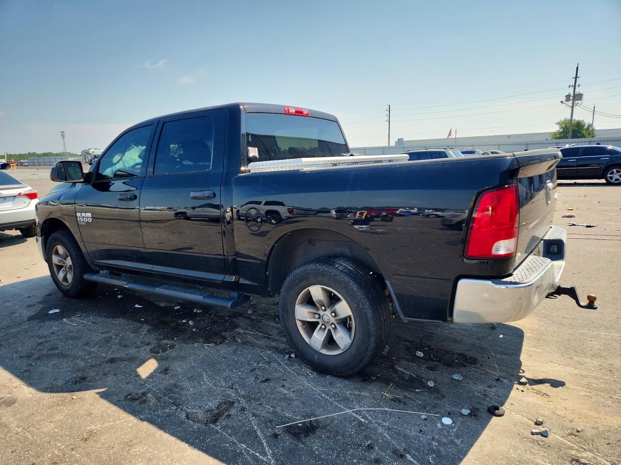 2021 RAM 1500 CLASSIC TRADESMAN — снимка 2